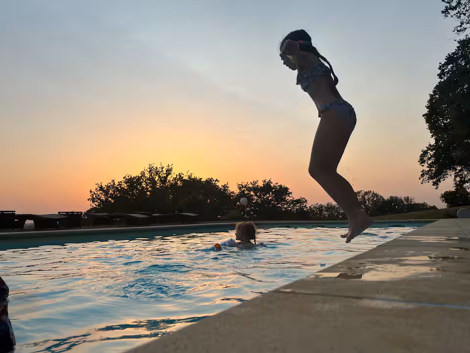 La piscine miroir au lever du jour